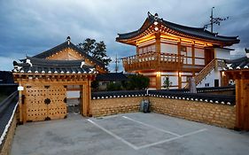 Hanok Stay Mokhyang